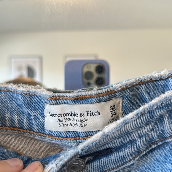 A&F 90s Straight Ultra High Rise - Picture 4 of 4